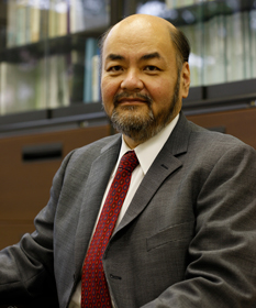 理事長　新川達郎